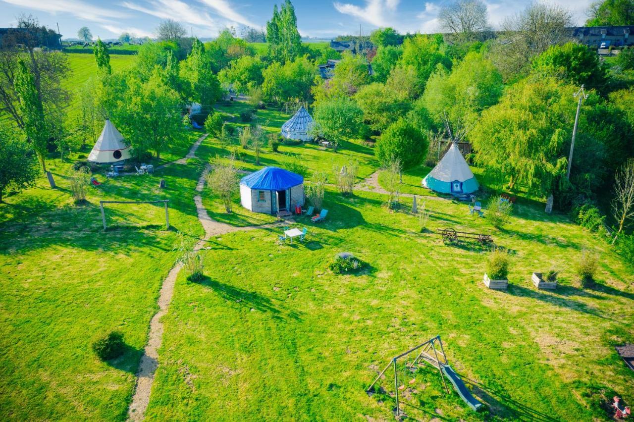 Готель Au Bonheur Nomade Livry  Екстер'єр фото